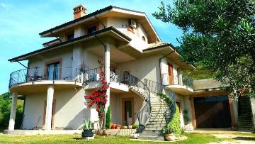 Tenuta Ornella, l’affascinante Residenza in Villa con B&B ed Home Restaurant